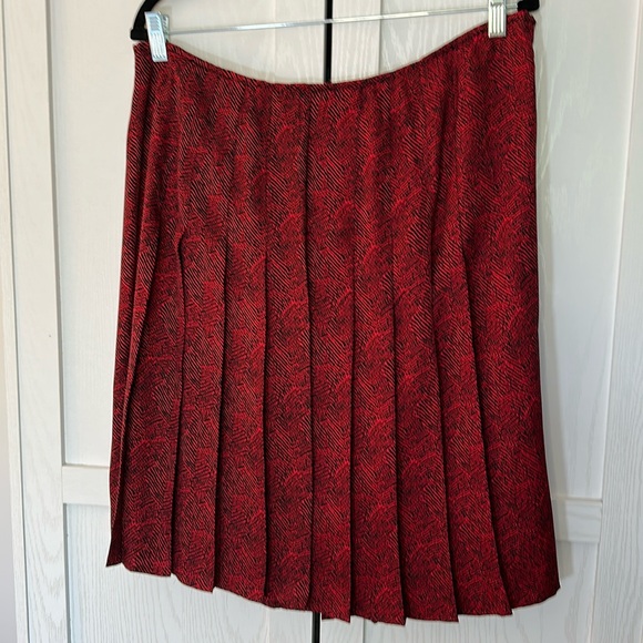 Vintage 80's 100% Silk J.L. Sanford for Narragansett Red & Black Blouse & Skirt - Picture 4 of 14